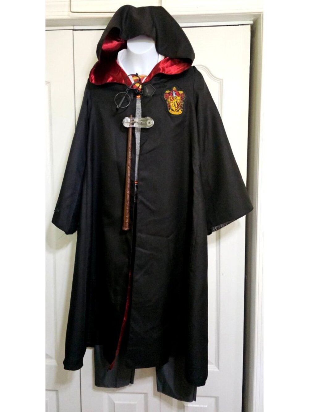Harry Potter Deluxe Costume Boys 7-8 Outfit Robe Cloak Wand Halloween Wizard
